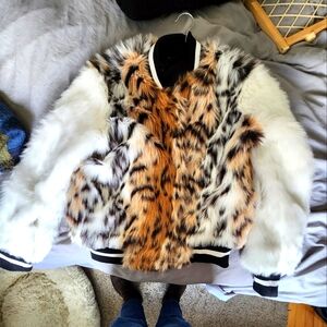 Leopard bomber faux fur